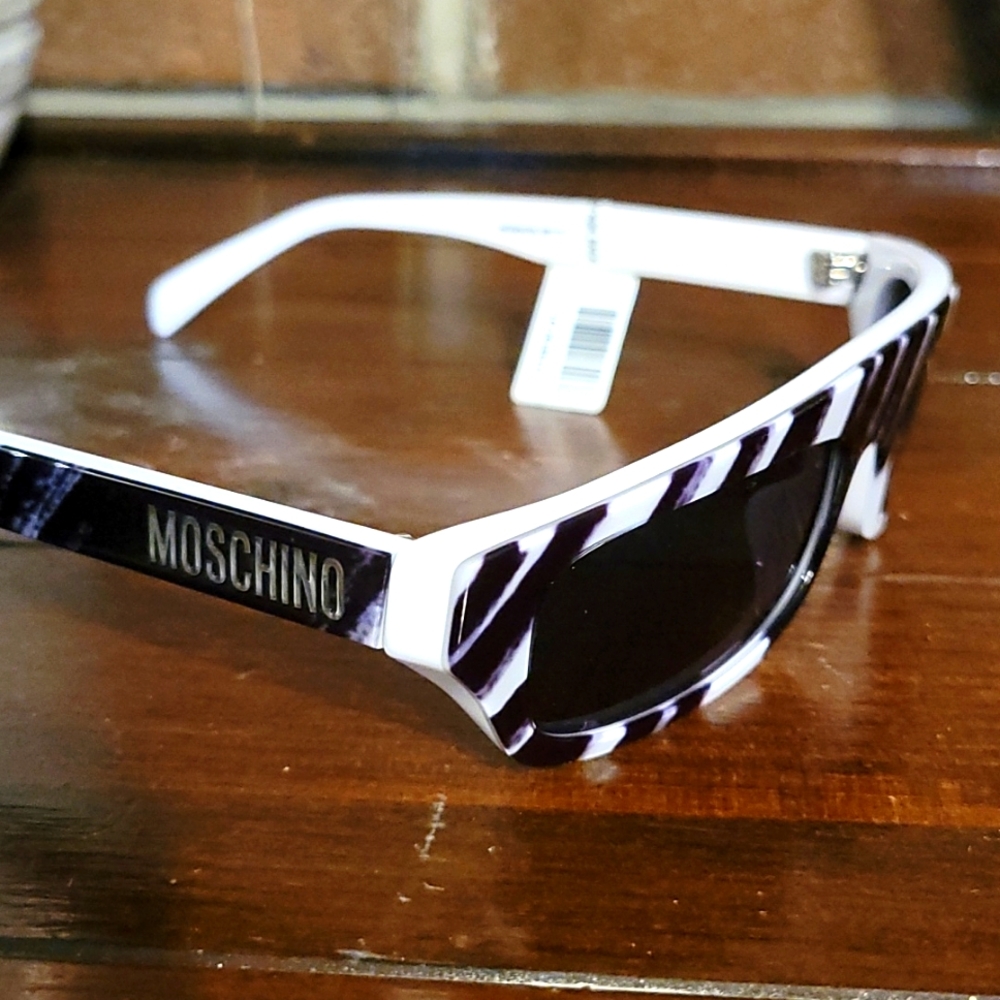 Nwt Moschino ladies sunglasses mos 047/S